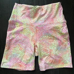 NEW WITH TAGS Fabletics Boost High-Waisted Shorts 6” Coral Leopard XXS